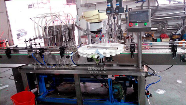 噴霧劑灌裝旋蓋機(jī),自動(dòng)噴霧劑灌裝聯(lián)動(dòng)線